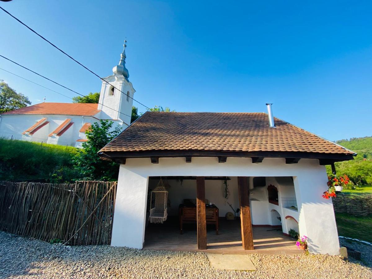 Slow Living Cottage, Dobolii De Sus Exterior photo