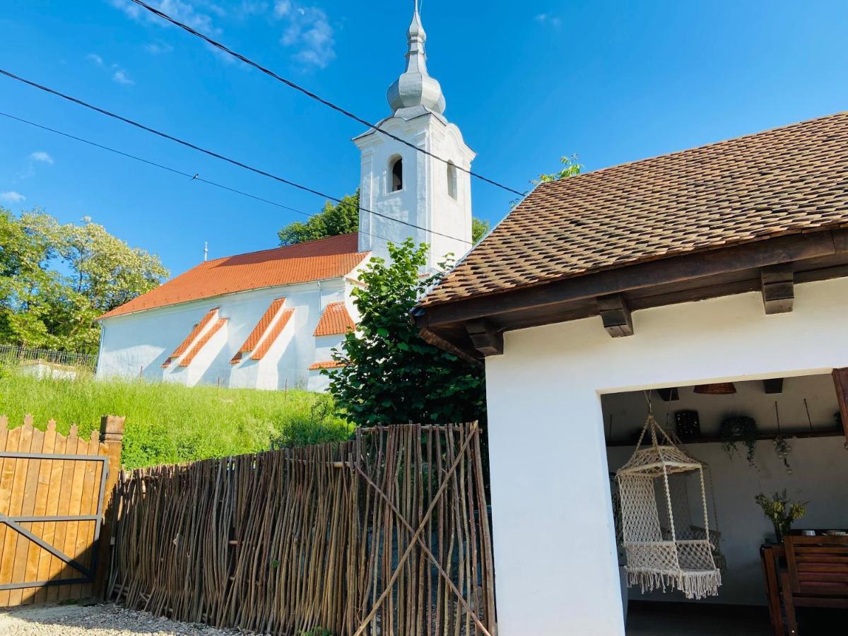 Slow Living Cottage, Dobolii De Sus Exterior photo