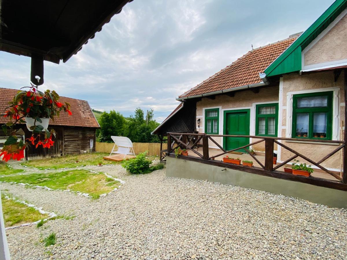 Slow Living Cottage, Dobolii De Sus Exterior photo